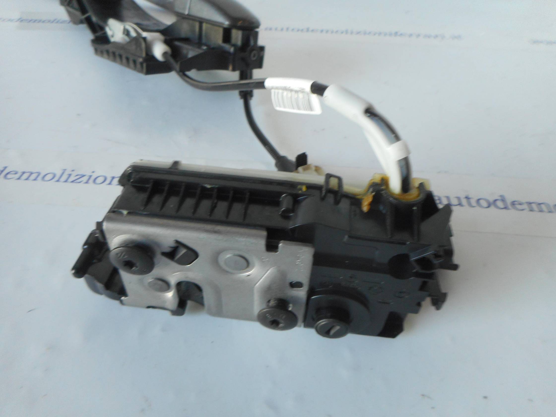 Serratura porta post. dx.